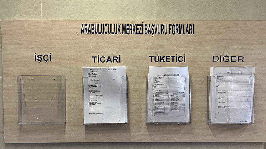 Ev sahibi ve kiracılar ilk günden akın etti: Adliyede arabuluculuk yoğunluğu Ev sahibi ve kiracılar ilk günden akın etti: Adliyede arabuluculuk yoğunluğu