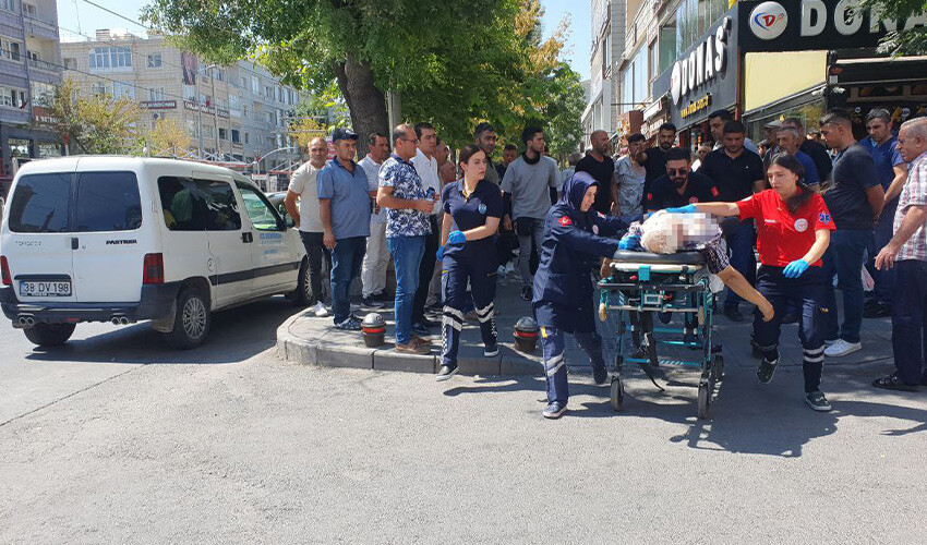 Yolda yürürken yere yığıldı, kimse ne olduğuna anlam veremedi