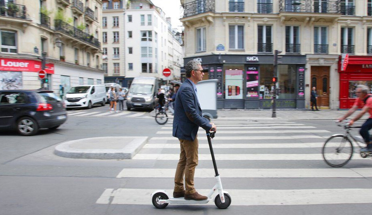 Paris’te scooter kararı: Bir gecede hepsi toplatıldı