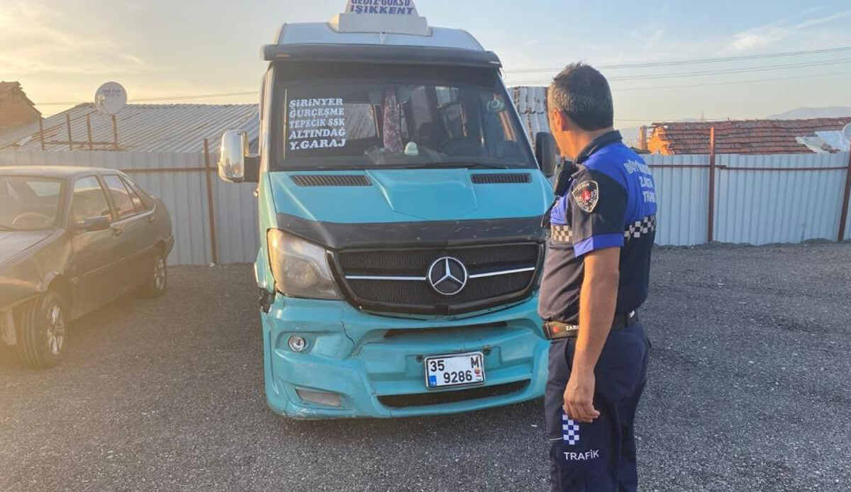 Tartıştığı sürücüye saldırdı, görüntüler sonrası harekete geçildi: Saldırgan minibüs şoförü cezasız kalmadı Tartıştığı sürücüye saldırdı, görüntüler sonrası harekete geçildi: Saldırgan minibüs şoförü cezasız kalmadı