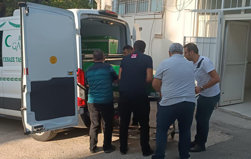 Gaziantep Valisi acı haberi duyurdu: 3 ölü, 6 yaralı var Gaziantep Valisi acı haberi duyurdu: 3 ölü, 6 yaralı var