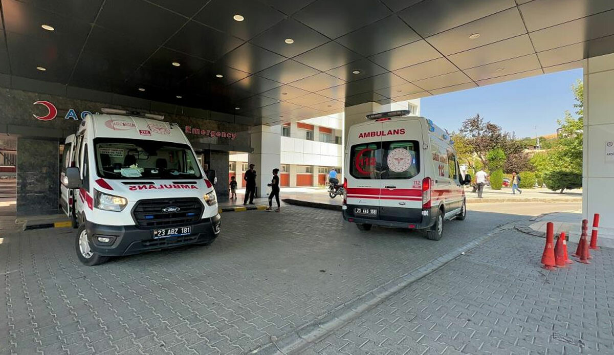 Akılalmaz olay! Husumetlilerinin üzerine kızgın yağ döktü: 2 yaralı Akılalmaz olay! Husumetlilerinin üzerine kızgın yağ döktü: 2 yaralı
