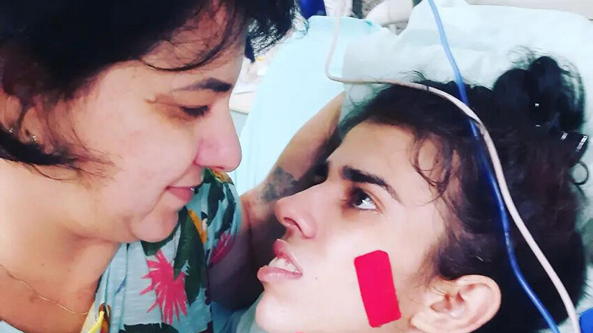 Akıl almaz olay! Acı biberi koklayan genç kız komaya girdi