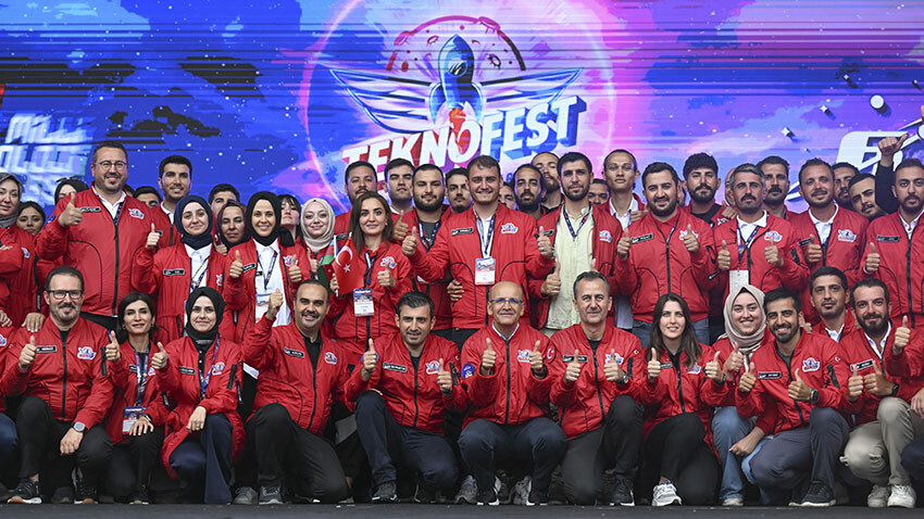 Bakan Şimşek'ten üretim ve ihracat mesajı: TEKNOFEST Türkiye'nin motoru haline geldi Bakan Şimşek'ten üretim ve ihracat mesajı: TEKNOFEST Türkiye'nin motoru haline geldi