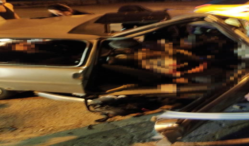 Otomobil ağaca çarptı: 1 ölü, 3 yaralı Otomobil ağaca çarptı: 1 ölü, 3 yaralı