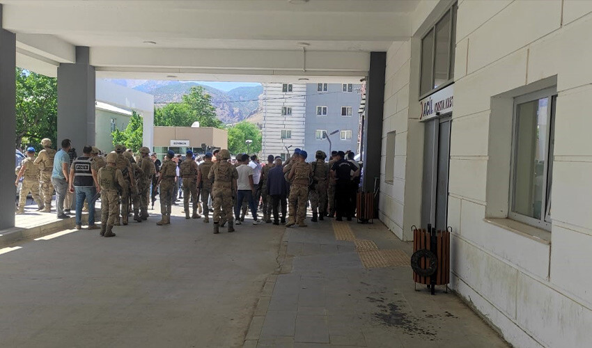 Yürek yakan ölüm: El freni çekilmeyen iş makinasının altında can verdi Yürek yakan ölüm: El freni çekilmeyen iş makinasının altında can verdi