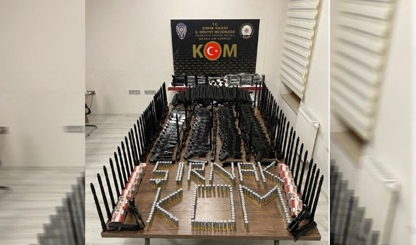 Yüzlerce silah parçası ve mermi ele geçirildi