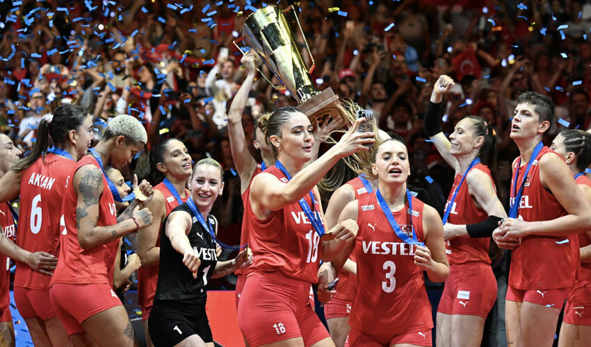 Filenin Sultanları Avrupa'nın zirvesinde! (Türkiye - Sırbistan: 3-2) Filenin Sultanları Avrupa'nın zirvesinde! (Türkiye - Sırbistan: 3-2) - 5. Resim