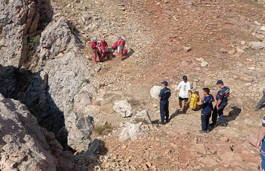 Dağcıyı bin 200 metre derinlikte tutsak eden hastalık: Kendiliğinden çıkacak