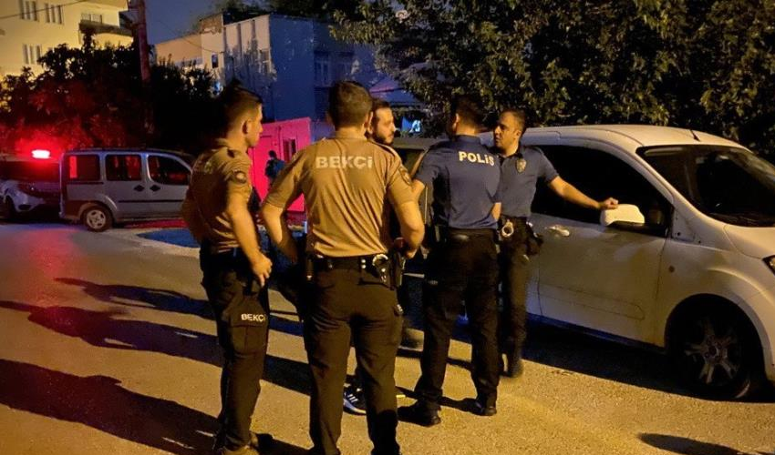 Küfür ve yüksek ses kavgası: Komşular birbirine girdi Küfür ve yüksek ses kavgası: Komşular birbirine girdi