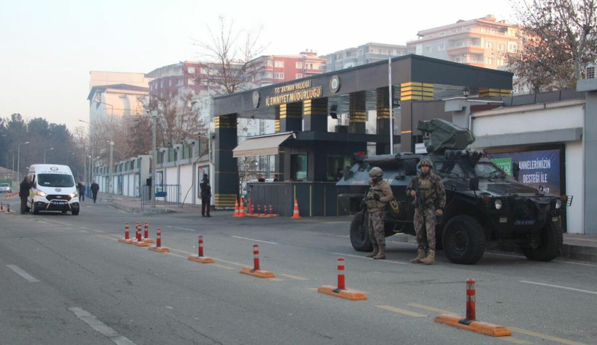 PKK&#039;dan kaçış sürüyor: Bir terörist daha emniyet güçlerine teslim oldu