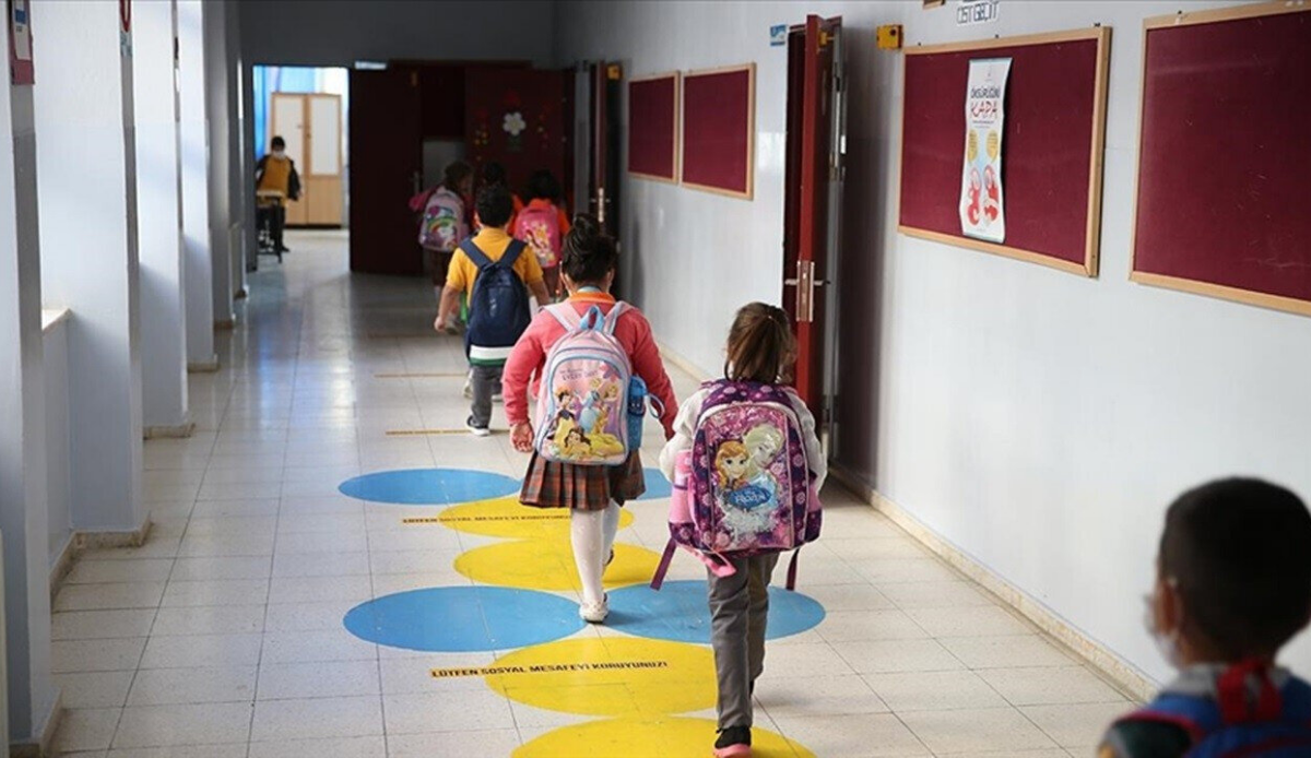 Uyum haftası ne zaman başlıyor? 1. sınıf uyum haftası programı nedir? MEB 1. sınıf uyum haftası etkinleri listesi... Uyum haftası ne zaman başlıyor? 1. sınıf uyum haftası programı nedir? MEB 1. sınıf uyum haftası etkinleri listesi...