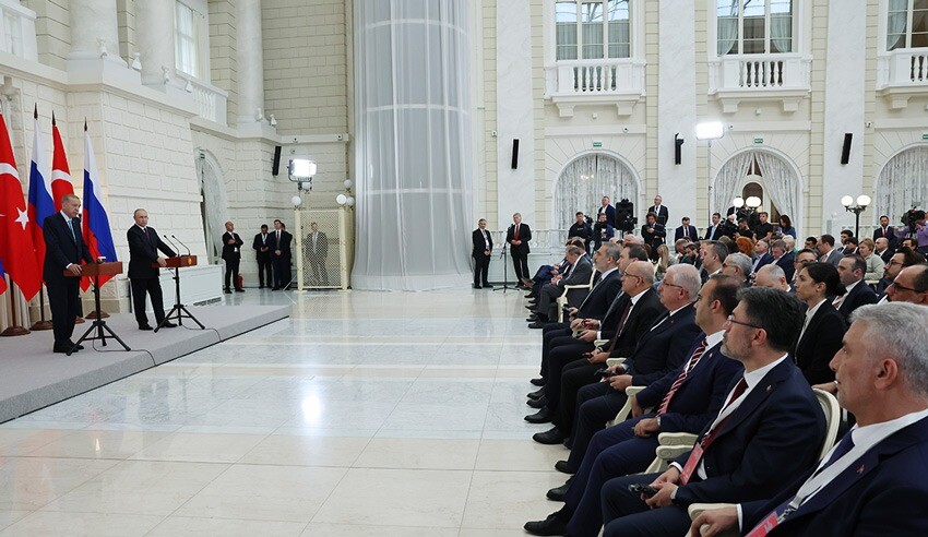 Soçi'deki kritik zirve sona erdi! Cumhurbaşkanı Erdoğan'dan tahıl koridoru mesajı: Yeni öneri paketi hazırladık Soçi'deki kritik zirve sona erdi! Cumhurbaşkanı Erdoğan'dan tahıl koridoru mesajı: Yeni öneri paketi hazırladık