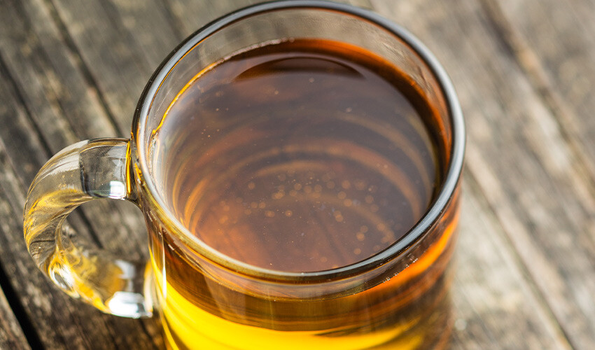 Aşırı terleyenler dikkat! Kaynatıp içtiğinizde derdinizi kökünden çözecek