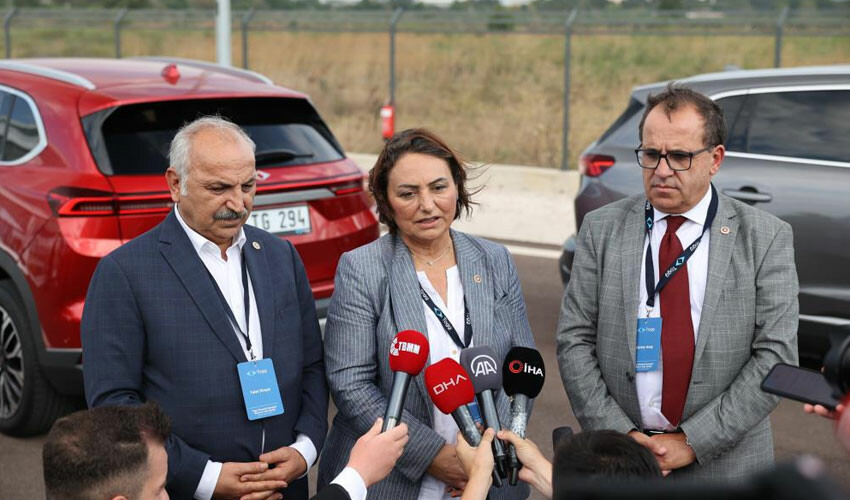 CHP'li vekiller hayranlıklarını gizleyemedi! Togg'un teknoloji üssüne sürpriz ziyaret CHP'li vekiller hayranlıklarını gizleyemedi! Togg'un teknoloji üssüne sürpriz ziyaret