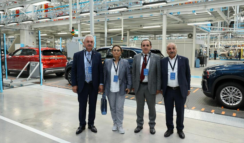 CHP'li vekiller hayranlıklarını gizleyemedi! Togg'un teknoloji üssüne sürpriz ziyaret CHP'li vekiller hayranlıklarını gizleyemedi! Togg'un teknoloji üssüne sürpriz ziyaret
