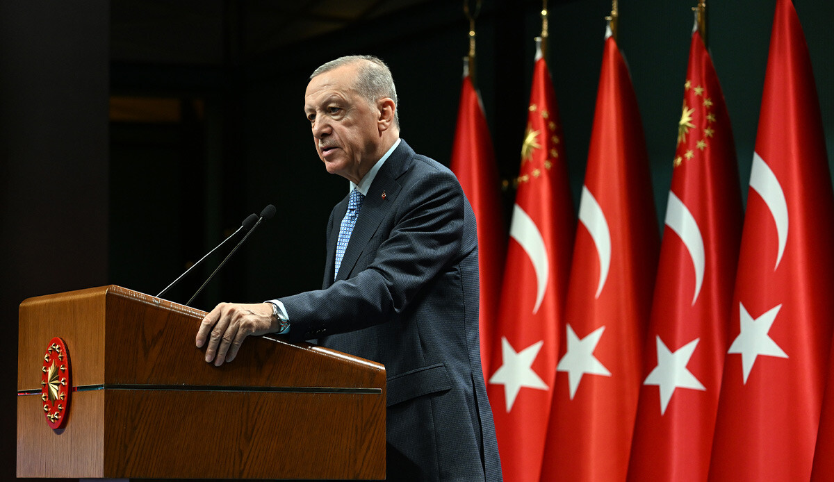 Cumhurbaşkanı Erdoğan, başörtülülere saldıranlara sert çıktı: Hesabını vereceksiniz Cumhurbaşkanı Erdoğan, başörtülülere saldıranlara sert çıktı: Hesabını vereceksiniz