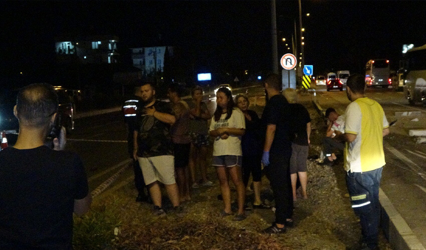 Arkadaşlarını gözyaşlarına boğdu: 19 yaşındaki kız yaya geçidinde can verdi Arkadaşlarını gözyaşlarına boğdu: 19 yaşındaki kız yaya geçidinde can verdi