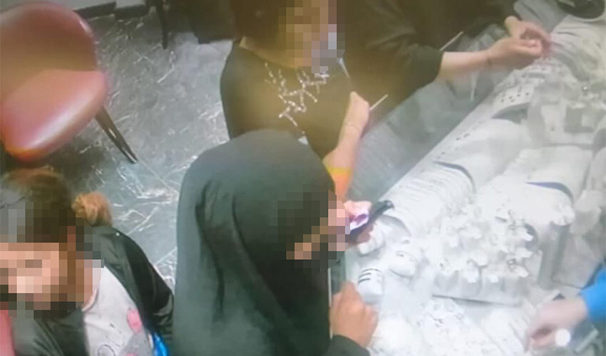 Çocuklara hırsızlık yaptırdılar: Kuyumcuda 16 yüzüğü çaldılar