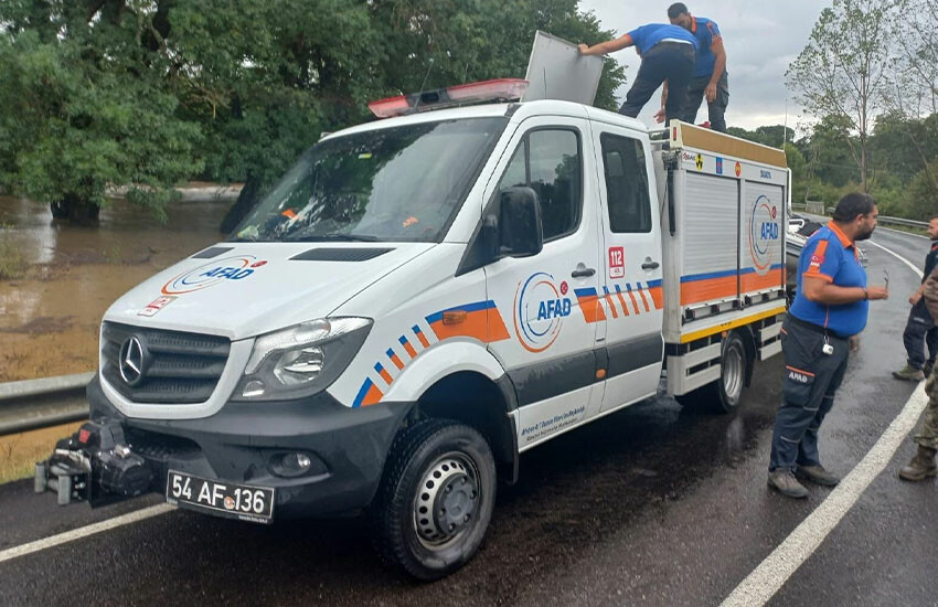 Kırklareli’nde sel felaketinden acı haber! Akıntıya kapılan 2 kişinin cansız bedenine ulaşıldı Kırklareli’nde sel felaketinden acı haber! Akıntıya kapılan 2 kişinin cansız bedenine ulaşıldı
