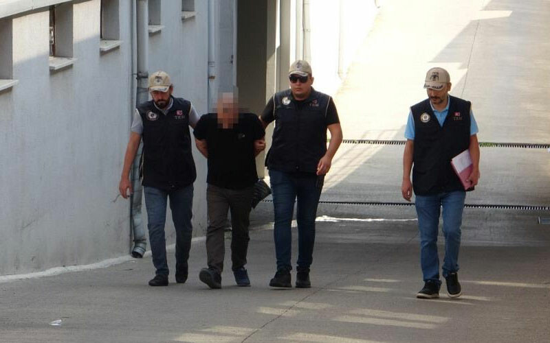 FETÖ'nün firari 'mütevelli heyeti' üyesi çiftlik evinde yakalandı FETÖ'nün firari 'mütevelli heyeti' üyesi çiftlik evinde yakalandı