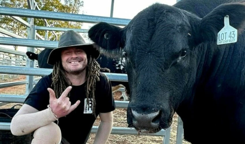 Bu bir dünya rekoru! 956 kilogramlık boğanın satıldığı fiyat dudak uçuklattı