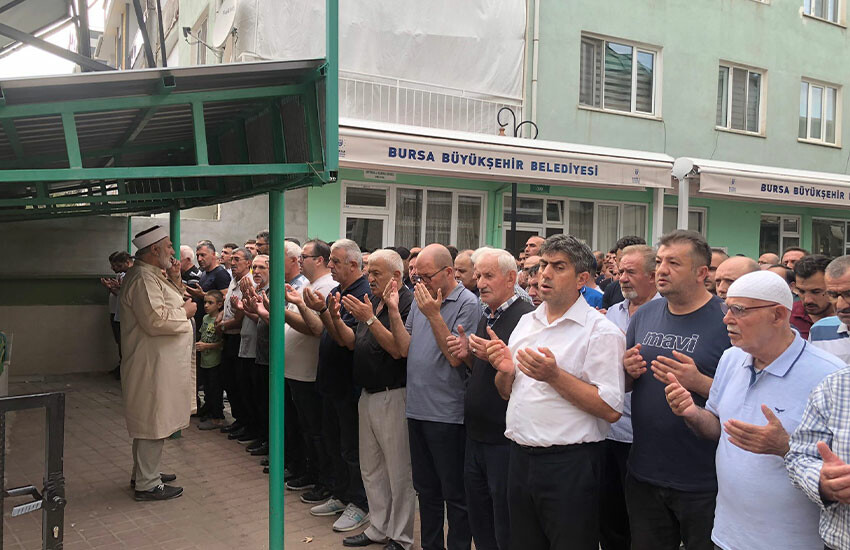 Cumhurbaşkanı Erdoğan sağlık durumuyla yakından ilgilenmişti... Genç anne Kübra Nur yaşam savaşını kaybetti Cumhurbaşkanı Erdoğan sağlık durumuyla yakından ilgilenmişti... Genç anne Kübra Nur yaşam savaşını kaybetti