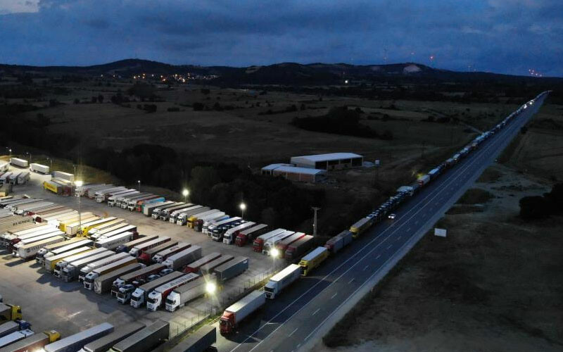 Türk şoförlerinin TIR kuyruğu çilesi: Bizim de bir ailemiz var yazıklar olsun