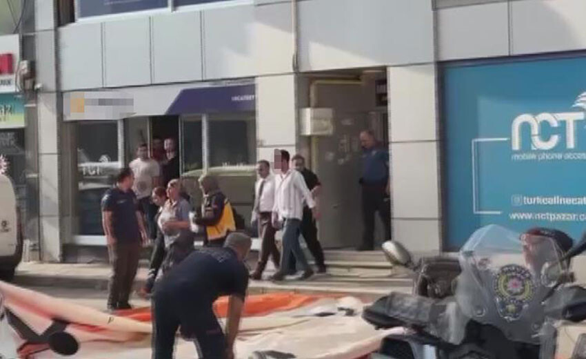 Hatay'da dehşet! Herkesin gözü önünde annesini balkondan atmaya çalıştı