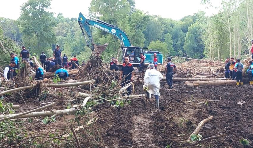 Sel felaketinde, 6 kişiye mezar olan işletme daha önce mühürlenmiş ve yıkım kararı verilmiş! Sel felaketinde, 6 kişiye mezar olan işletme daha önce mühürlenmiş ve yıkım kararı verilmiş!