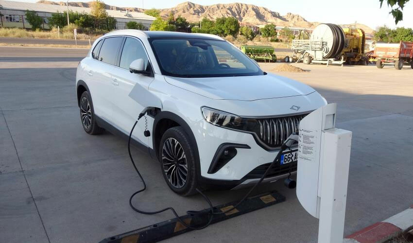 Togg talihlisinden yerli otomobile övgü dolu sözler: Çok güzel araç yapmışlar, yapan mühendislerin eline koluna sağlık Togg talihlisinden yerli otomobile övgü dolu sözler: Çok güzel araç yapmışlar, yapan mühendislerin eline koluna sağlık