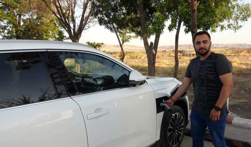 Togg talihlisinden yerli otomobile övgü dolu sözler: Çok güzel araç yapmışlar, yapan mühendislerin eline koluna sağlık Togg talihlisinden yerli otomobile övgü dolu sözler: Çok güzel araç yapmışlar, yapan mühendislerin eline koluna sağlık