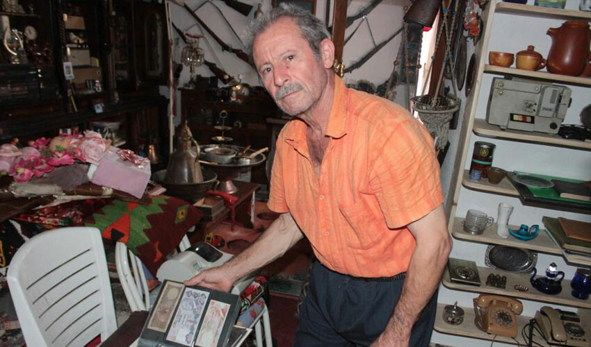 Tam 50 yıldır biriktiriyor! Evinde adeta tarihi yaşıyor