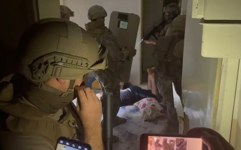 Bursa’da dev operasyon: Bin polisle 145 adrese ‘şafak’ baskını düzenlendi