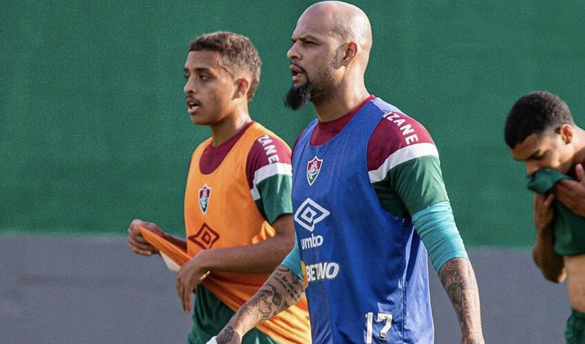 Felipe Melo 40 yaşında bir sözleşme daha kaptı! Galatasaray'ın eski yıldızı gençlere taş çıkartıyor Felipe Melo 40 yaşında bir sözleşme daha kaptı! Galatasaray'ın eski yıldızı gençlere taş çıkartıyor