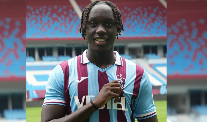 Trabzonspor,  Batista Mendy'i KAP'a bildirdi! Fransız orta sahanın maliyeti belli oldu Trabzonspor,  Batista Mendy'i KAP'a bildirdi! Fransız orta sahanın maliyeti belli oldu
