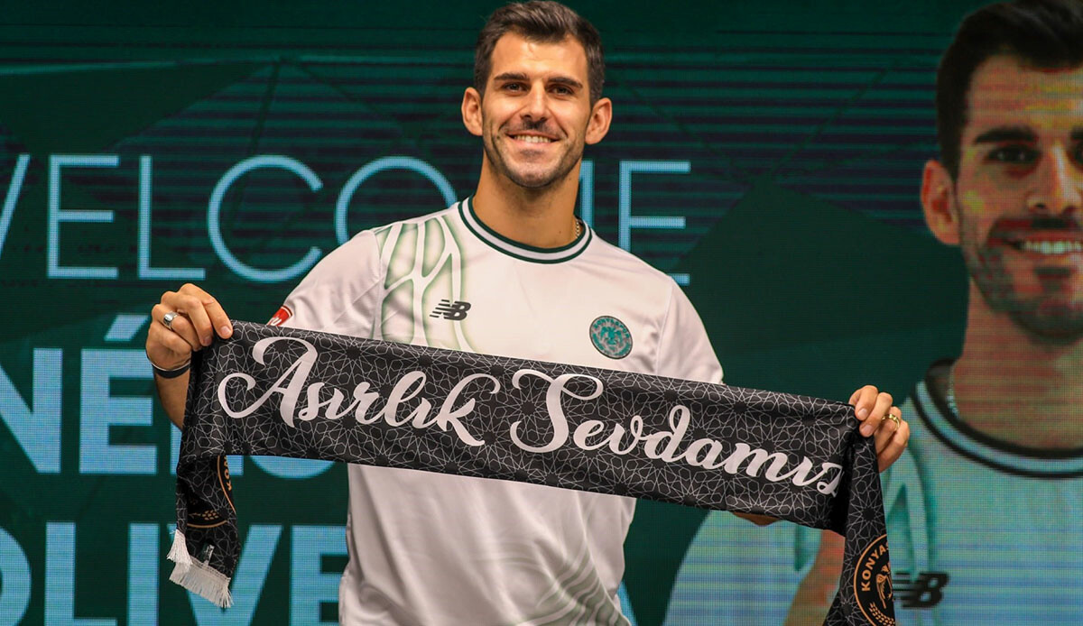 Konyaspor Portekizli golcüyü açıkladı! Nelson Oliveira 2 senelik imzaladı Konyaspor Portekizli golcüyü açıkladı! Nelson Oliveira 2 senelik imzaladı