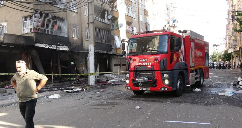 Diyarbakır’da tekstil dükkanında patlama!  Çok sayıda kişi hastanelik oldu,  zarar 15 milyon TL