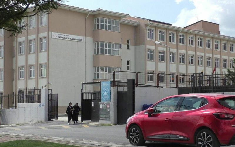 Sokak ortasında dehşeti yaşattılar! Önce laf attılar sonra darp ettiler Sokak ortasında dehşeti yaşattılar! Önce laf attılar sonra darp ettiler