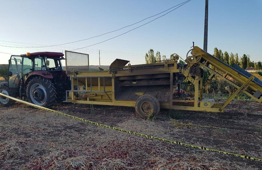 Çorum'da feci olay! Soğan kesme makinası 7 yaşındaki çocuğun sonu oldu Çorum'da feci olay! Soğan kesme makinası 7 yaşındaki çocuğun sonu oldu