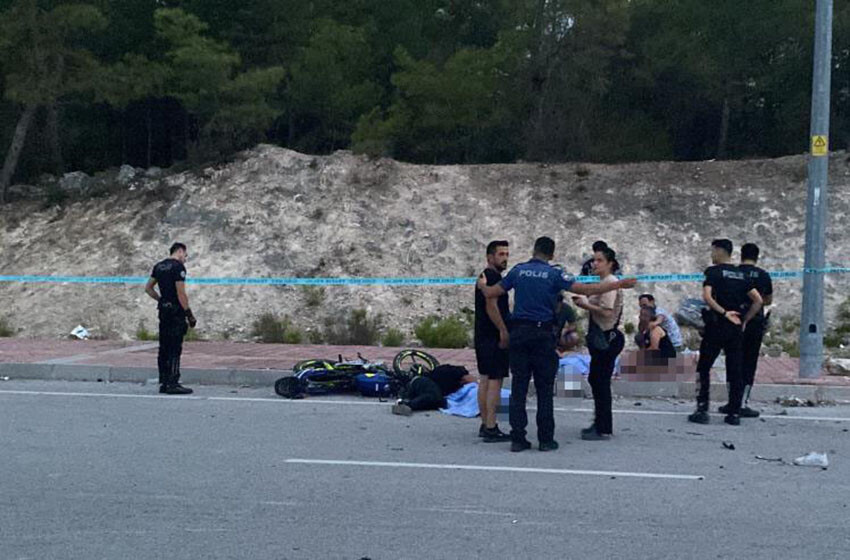 Antalya'da feci kaza! Motosikletler kafa kafaya çarpıştı: 2 genç kız öldü - 3. Resim