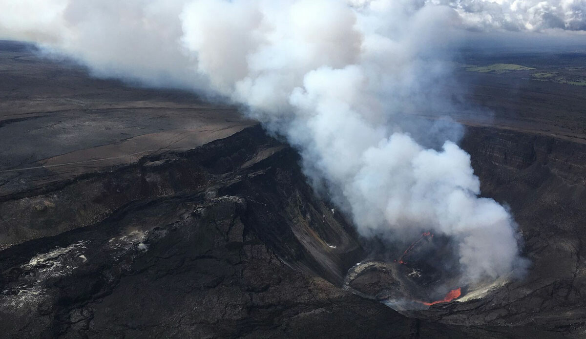 Hawaii'deki yanardağı yeniden faaliyete geçti! 'Kırmızı' alarm verildi Hawaii'deki yanardağı yeniden faaliyete geçti! 'Kırmızı' alarm verildi