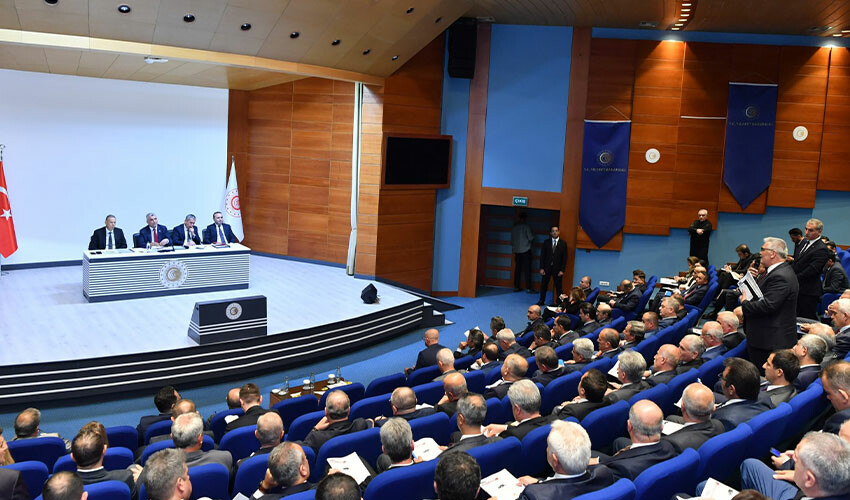 Bakan Bolat, fahiş fiyat ve stokçulukla mücadele için harekete geçti