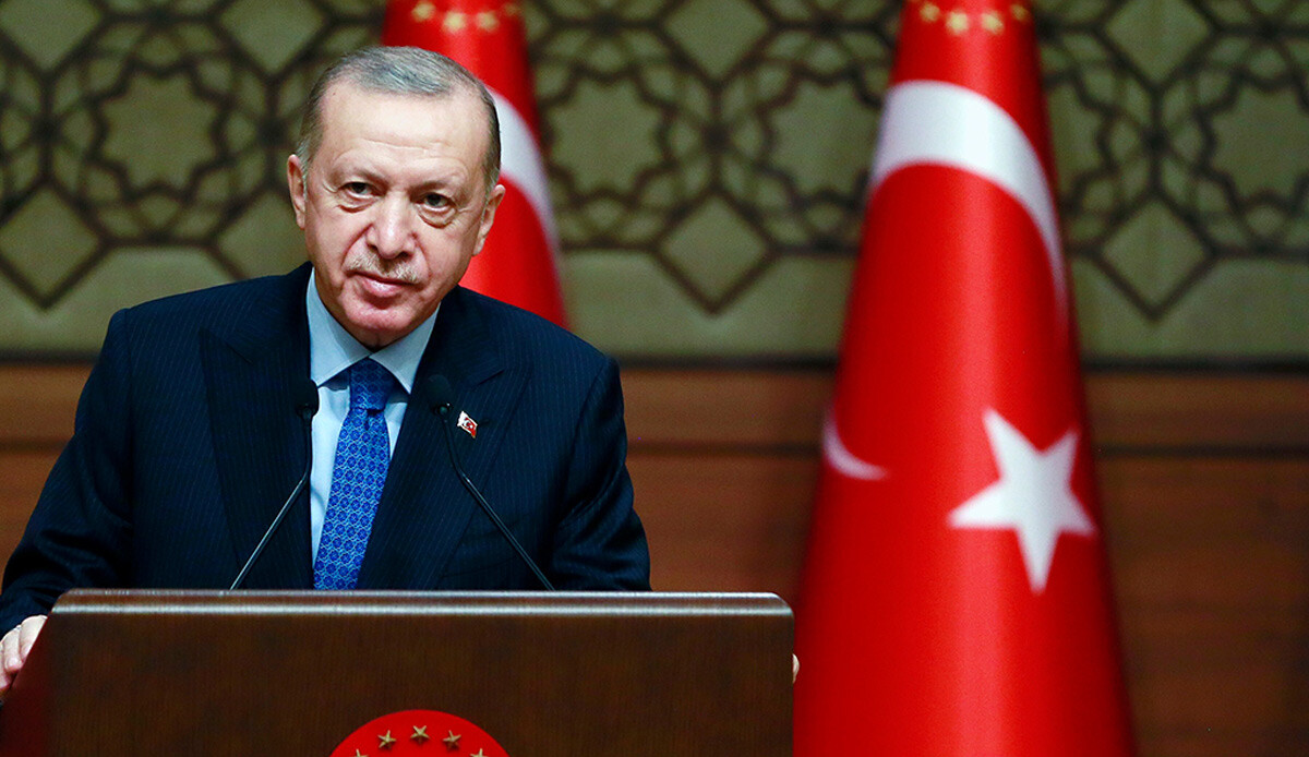 Cumhurbaşkanı Erdoğan'dan yeni anayasa mesajı: 'Türkiye darbe mahsulü ile yönetilmeyi hak etmiyor' Cumhurbaşkanı Erdoğan'dan yeni anayasa mesajı: 'Türkiye darbe mahsulü ile yönetilmeyi hak etmiyor'