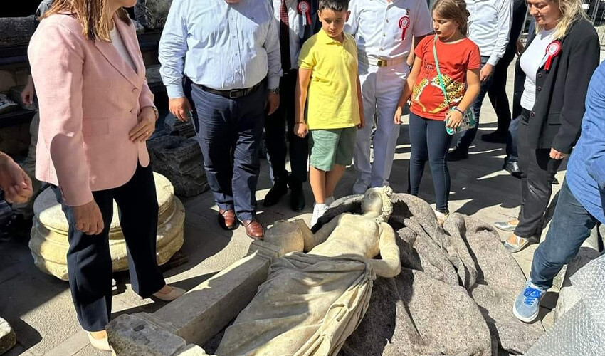 Bartın'da su perisi bulundu: Kenti heyecan sardı Bartın'da su perisi bulundu: Kenti heyecan sardı