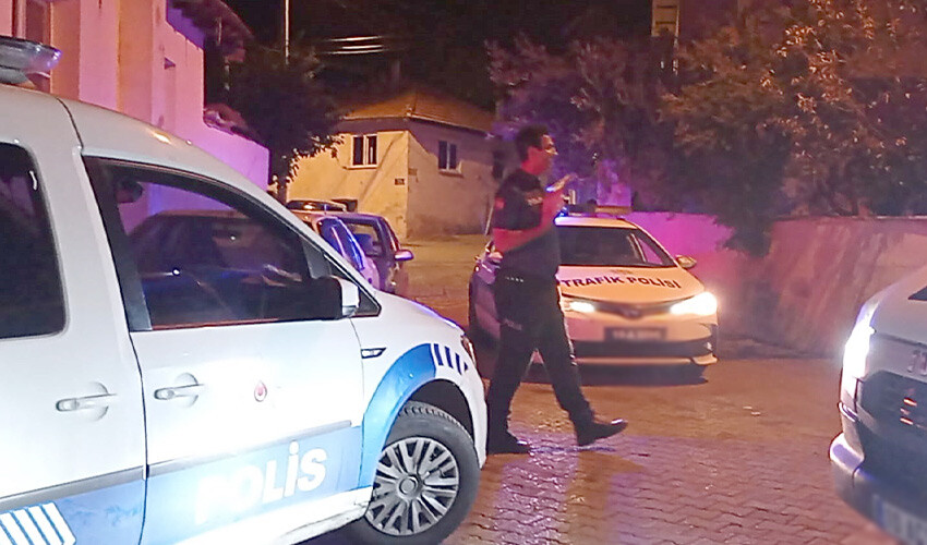 Polisler kovaladı: Hırsızlar çaldığı motosikleti bırakıp kaçtı Polisler kovaladı: Hırsızlar çaldığı motosikleti bırakıp kaçtı