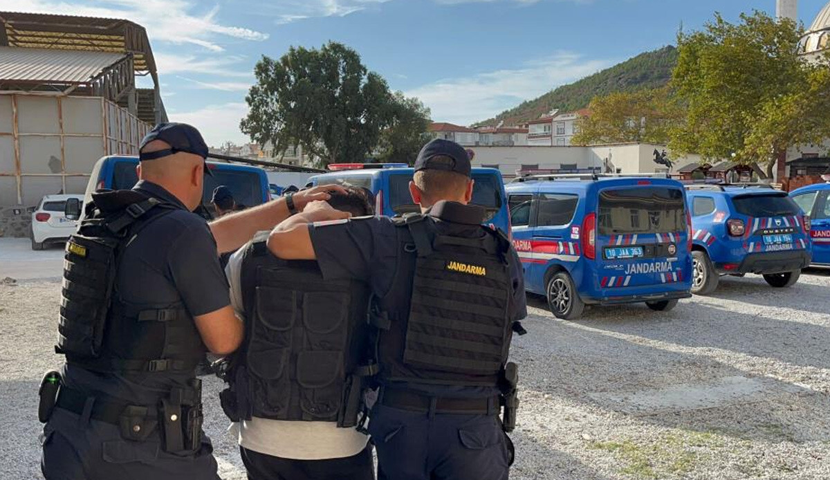 Katili bulmak için 72 saatlik görüntüyü incelediler Katili bulmak için 72 saatlik görüntüyü incelediler