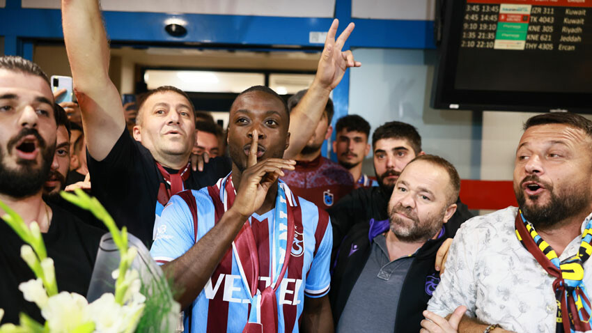 Nicolas Pepe Beşiktaş maçında oynayacak mı? Trabzonspor'un 80 milyon euroluk yıldız geliş sebebini anlattı Nicolas Pepe Beşiktaş maçında oynayacak mı? Trabzonspor'un 80 milyon euroluk yıldız geliş sebebini anlattı