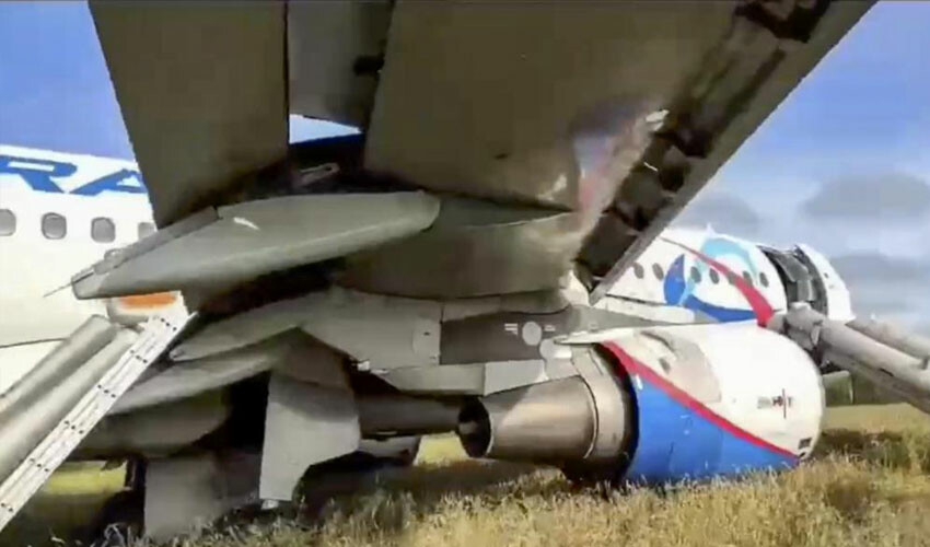 Havada korku dolu anlar! Rusya’da yolcu uçağı tarlaya acil iniş yaptı Havada korku dolu anlar! Rusya’da yolcu uçağı tarlaya acil iniş yaptı