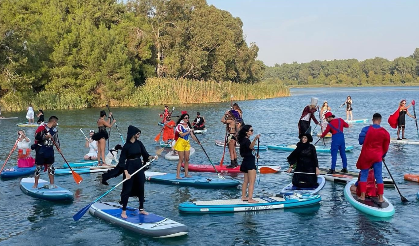 Adana’da kostümlü kano festivali, renkli görüntüler oluşturdu Adana’da kostümlü kano festivali, renkli görüntüler oluşturdu